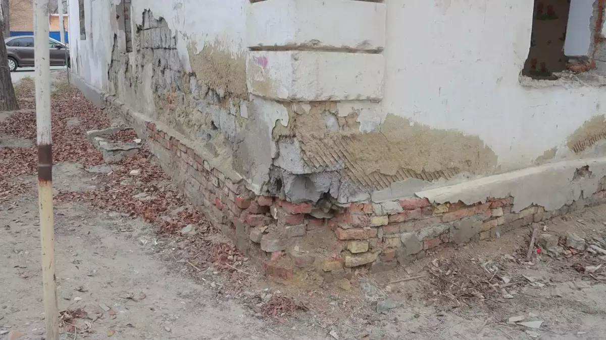 Үйіміз құлауға шақ тұр: атыраулық тұрғындар үреймен өмір сүріп келеді