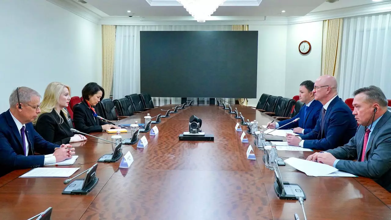 Shell планирует расширить инвестиции в энергетический сектор Казахстана.