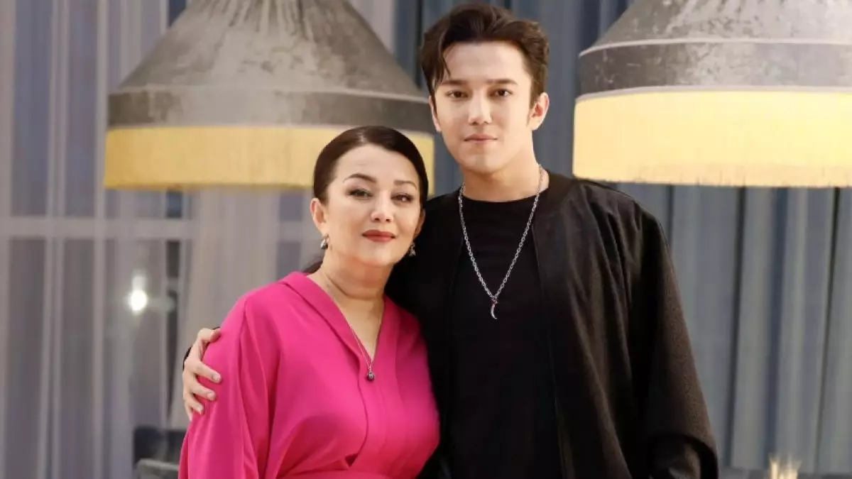 Димаш Құдайбергеннің анасы болашақ келініне қандай талап қоятынын айтты