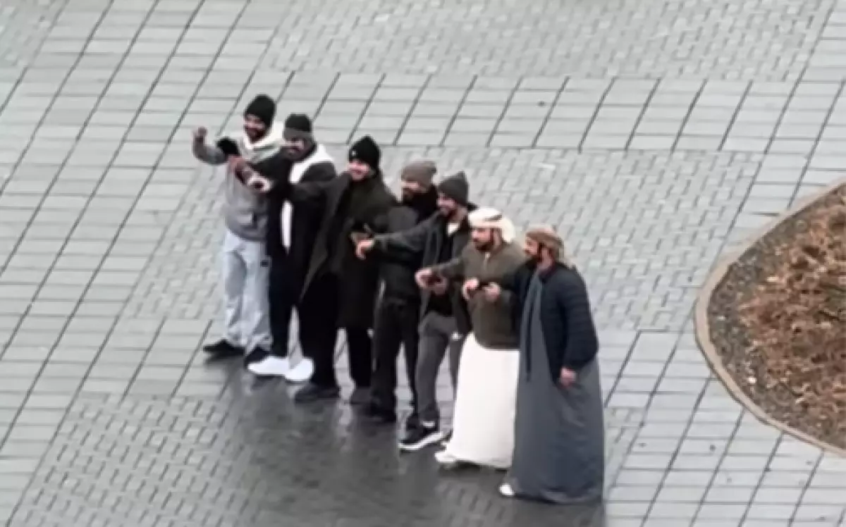 "Снег вызывают?": танец иностранцев позабавил астанчан