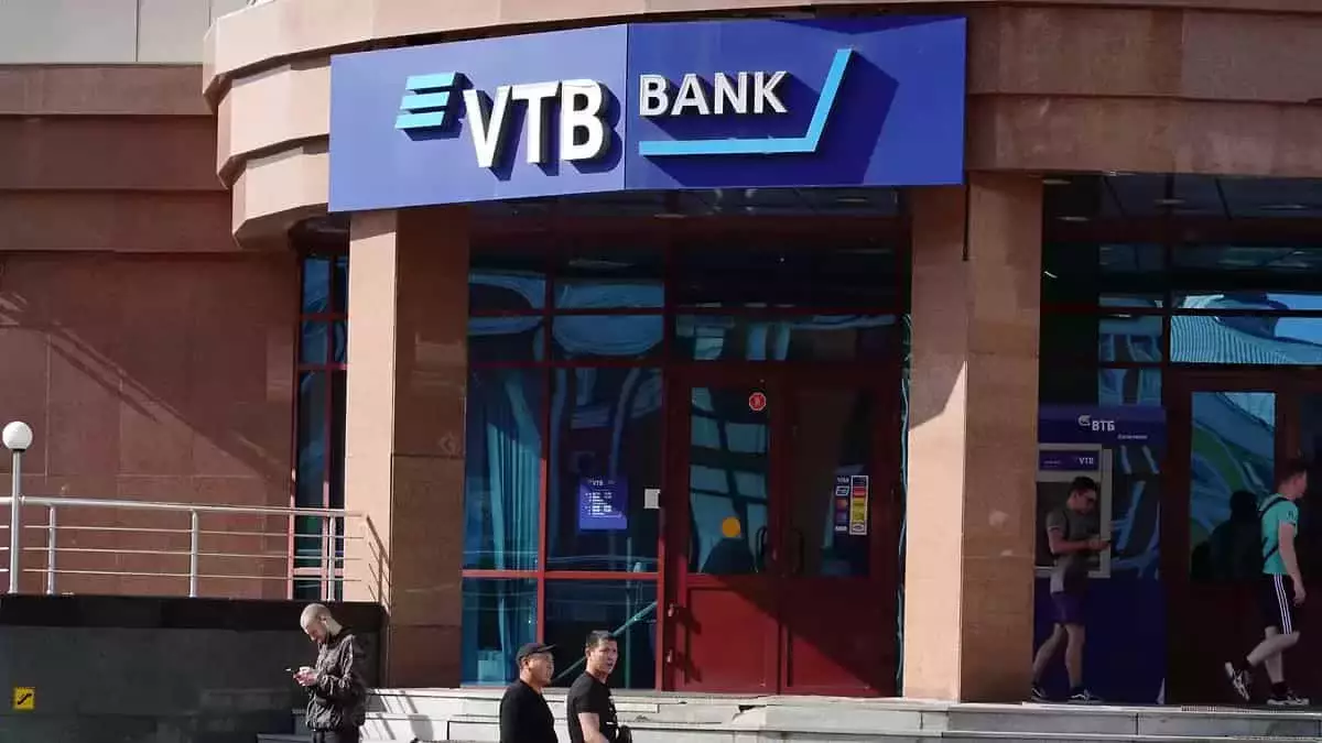 Банк ВТБ запустил переводы из РФ в Казахстан по номеру телефона