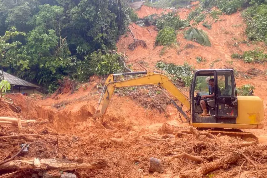 Количество жертв наводнения в Индонезии увеличилось до 29