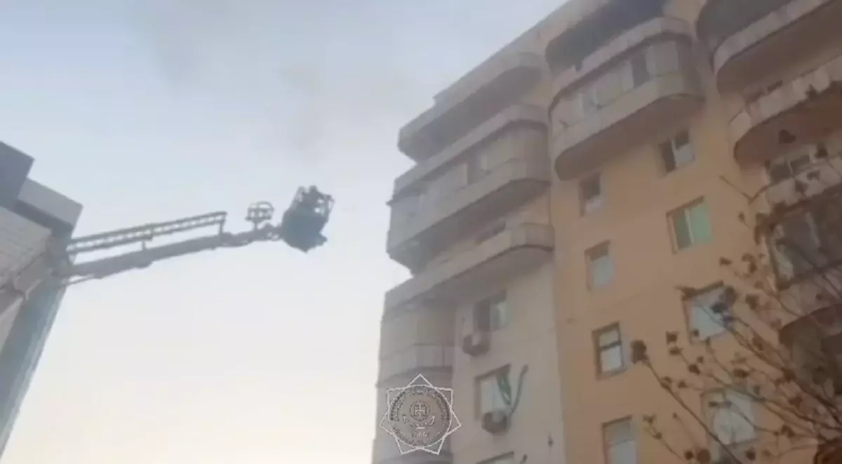 Шымкентте көпқабатты үйден өрт шығып, 10 адам құтқарылды