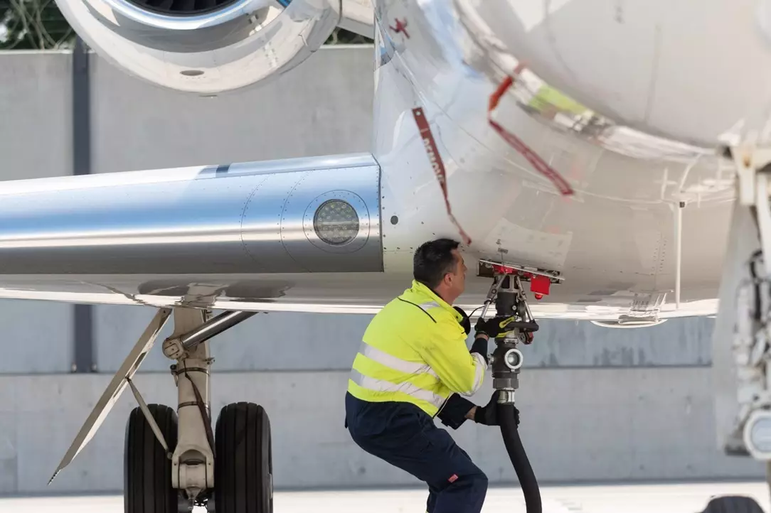 Опасным прецедентом сочли депутаты расширение роли «КМГ-Аэро» по авиатопливу