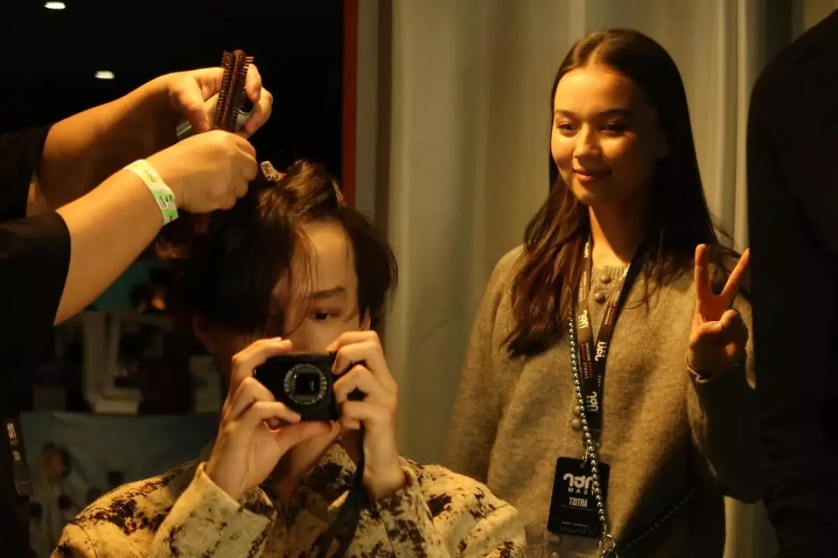 Сестра Димаша Кудайбергена показала закулисье концерта