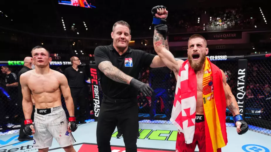 Александр Топурия поддержал Алмахана. Тренер Бекзата объяснил поражение