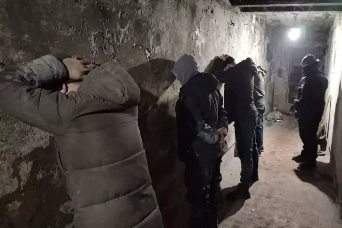 Черные старатели извлекали золото из руды в двух подпольных цехах в Степногорске