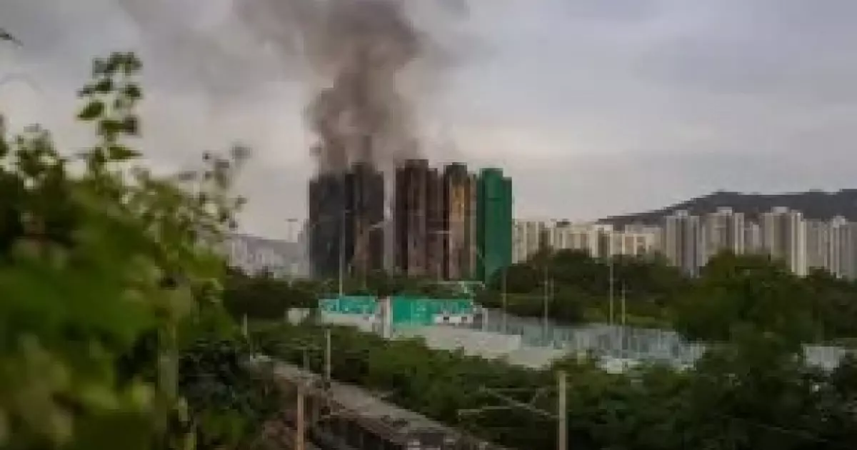  Гонконгте бір күннен бері сөнбеген өрт ондаған адамның өмірін қиды 