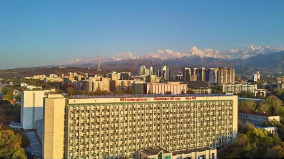 Қырғыз делегациясы Сәтбаев атындағы Қазақ ұлттық техникалық зерттеу университетін аралады