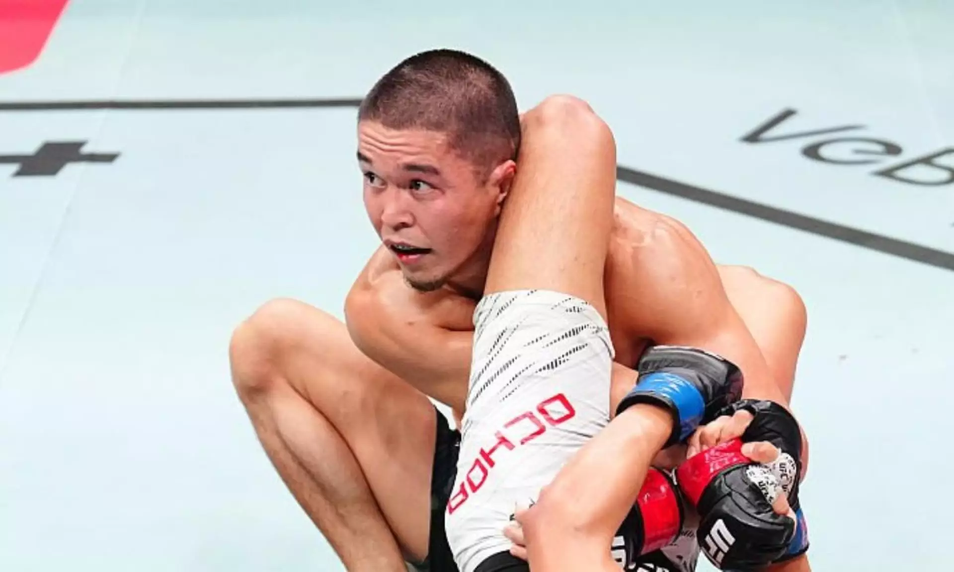 Асу Алмабаев сообщил о серьёзной травме после боя на турнире UFC Fight Night 265