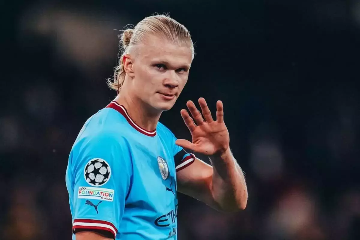 Холанд стал блогером-миллионником