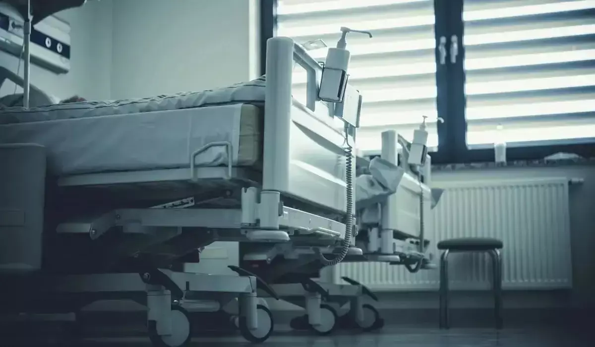 Таразда ер адам ине салынғаннан кейін көз жұмды: дәрігерлерге сот үкімі шықты