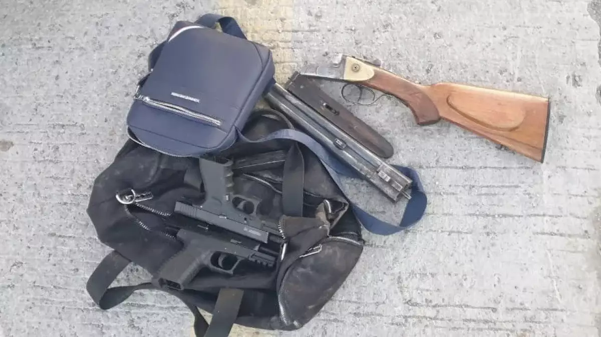 Түркістан облысында BMW көлігінен қару-жарақ табылды