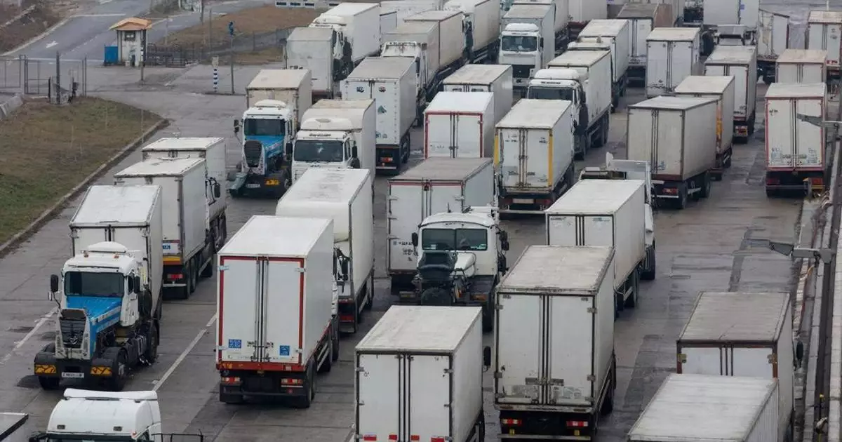  Путин Қазақстанмен шекарада жиналған жүк көліктерінің себебін түсіндірді 