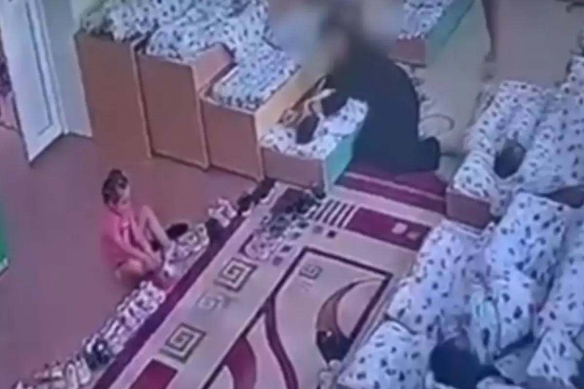 В Семее воспитательница душила ребёнка в детсаду: возбуждено уголовное дело