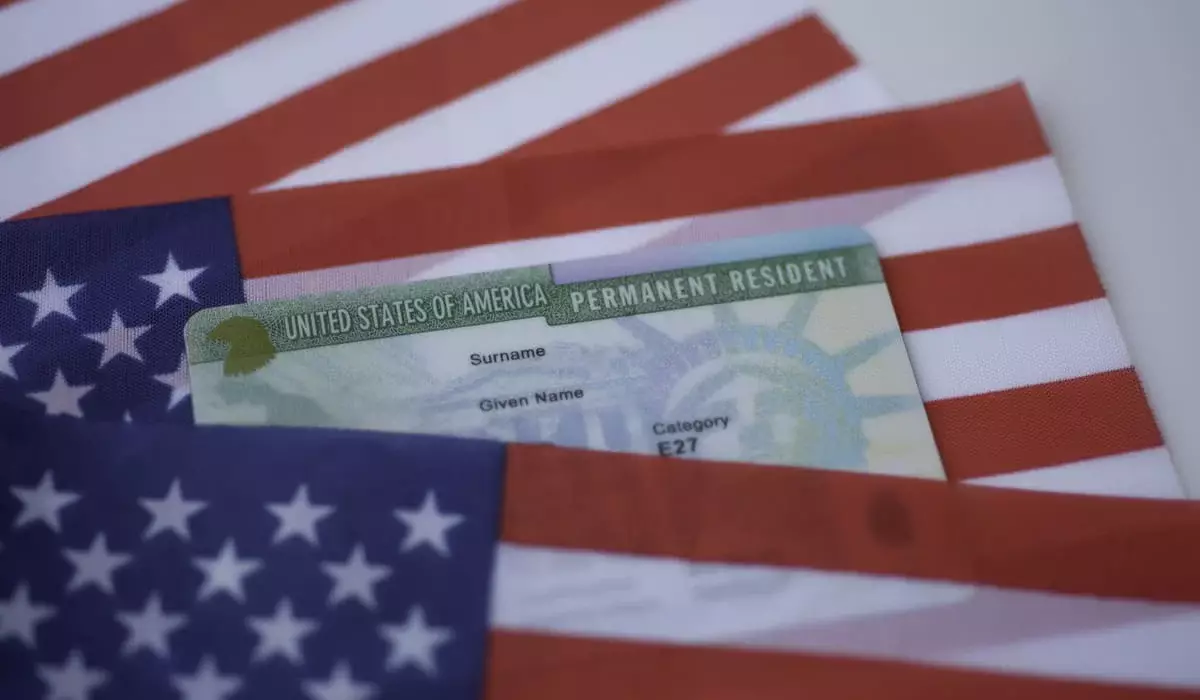 Администрация Трампа проверит грин-карты выходцев из 19 стран