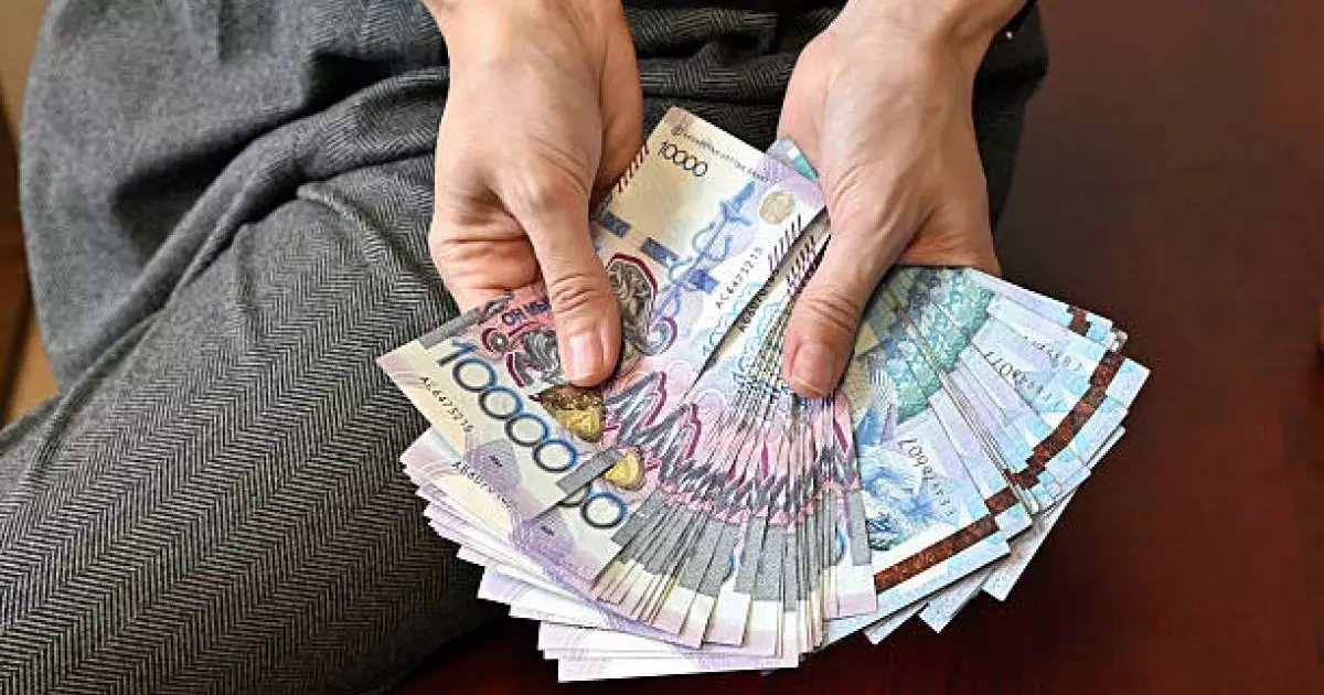  Жетісу облысында алаяқ 14 адамға несие рәсімдеп 40 млн теңгеге алдап кеткен 