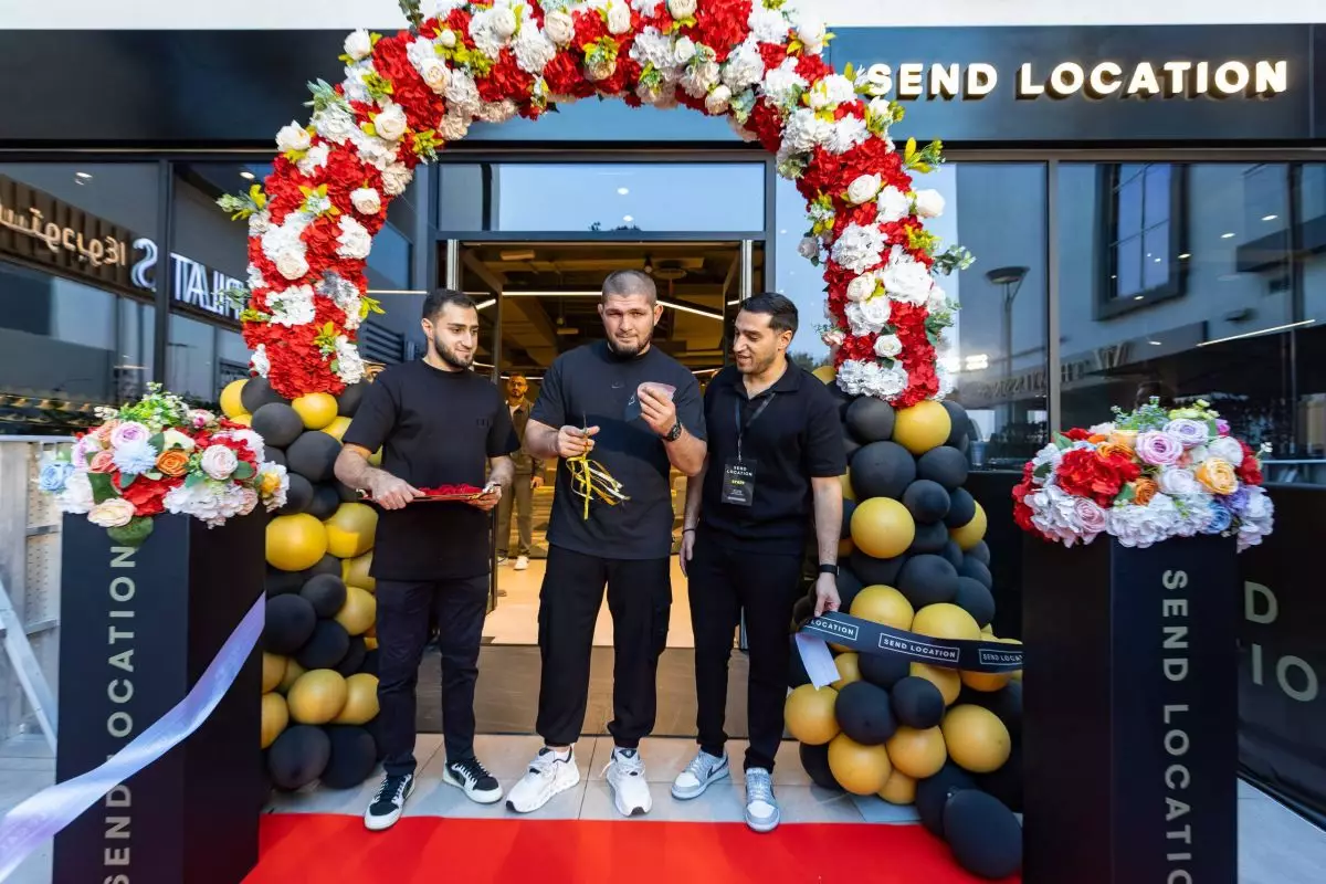 Хабиб Нурмагомедов Дубайда дүкен ашты