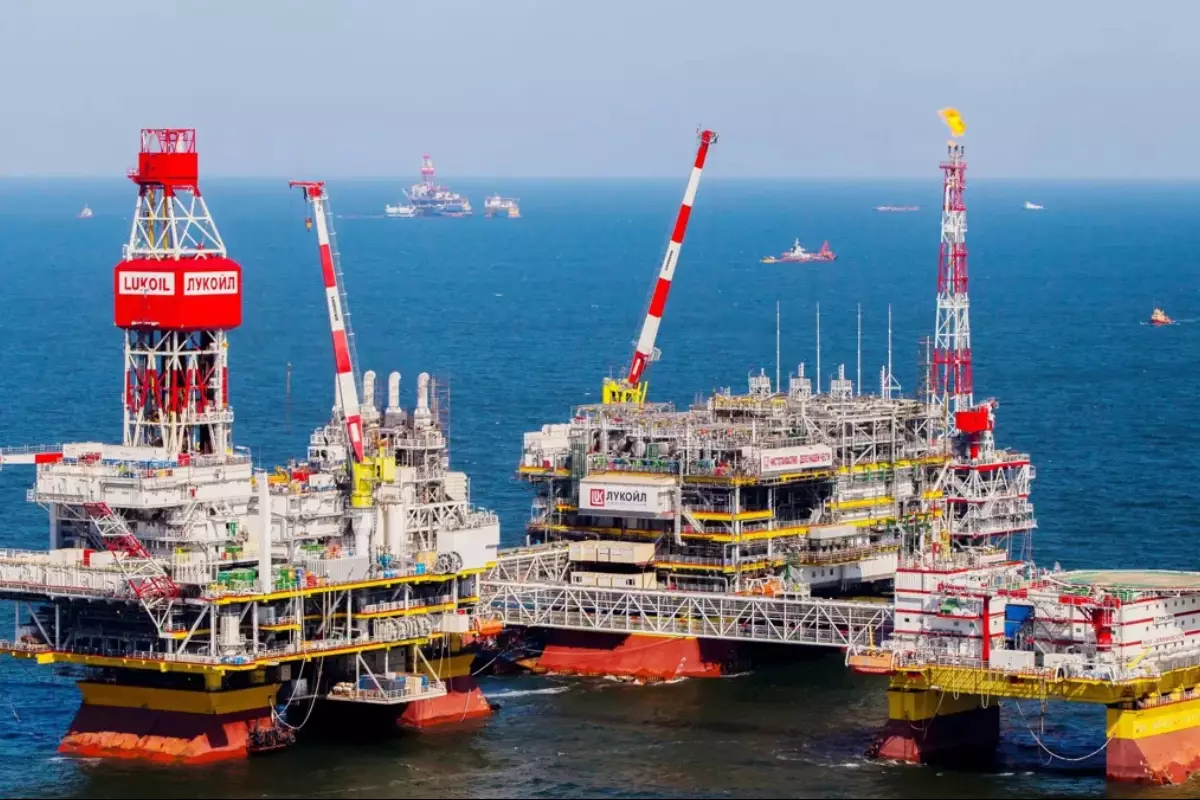 Британский минфин вывел Lukoil International из-под санкций до февраля 2026 года