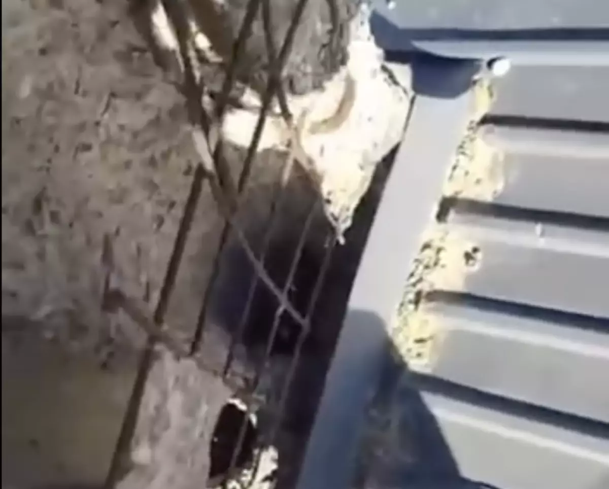 Тұрғындарды су басып жатыр, ал жауаптылар үнсіз: Қызылордадағы көпқабатты үй апатты күйге түсті