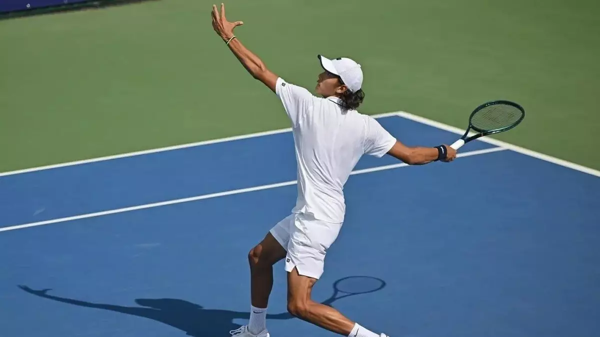 Амир Омарханов вышел в четвертьфинал турнира ITF в Тунисе