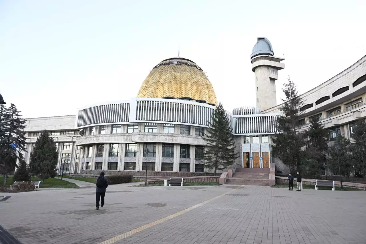 Аким Алматы Дархан Сатыбалды ознакомился с деятельностью Дворца школьников и Музея Алматы