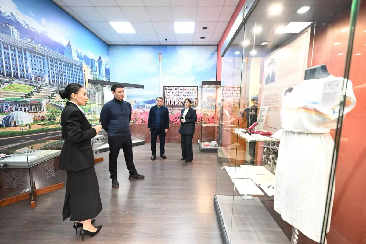 Дархан Сатыбалды посетил Дворец школьников и музей Алматы