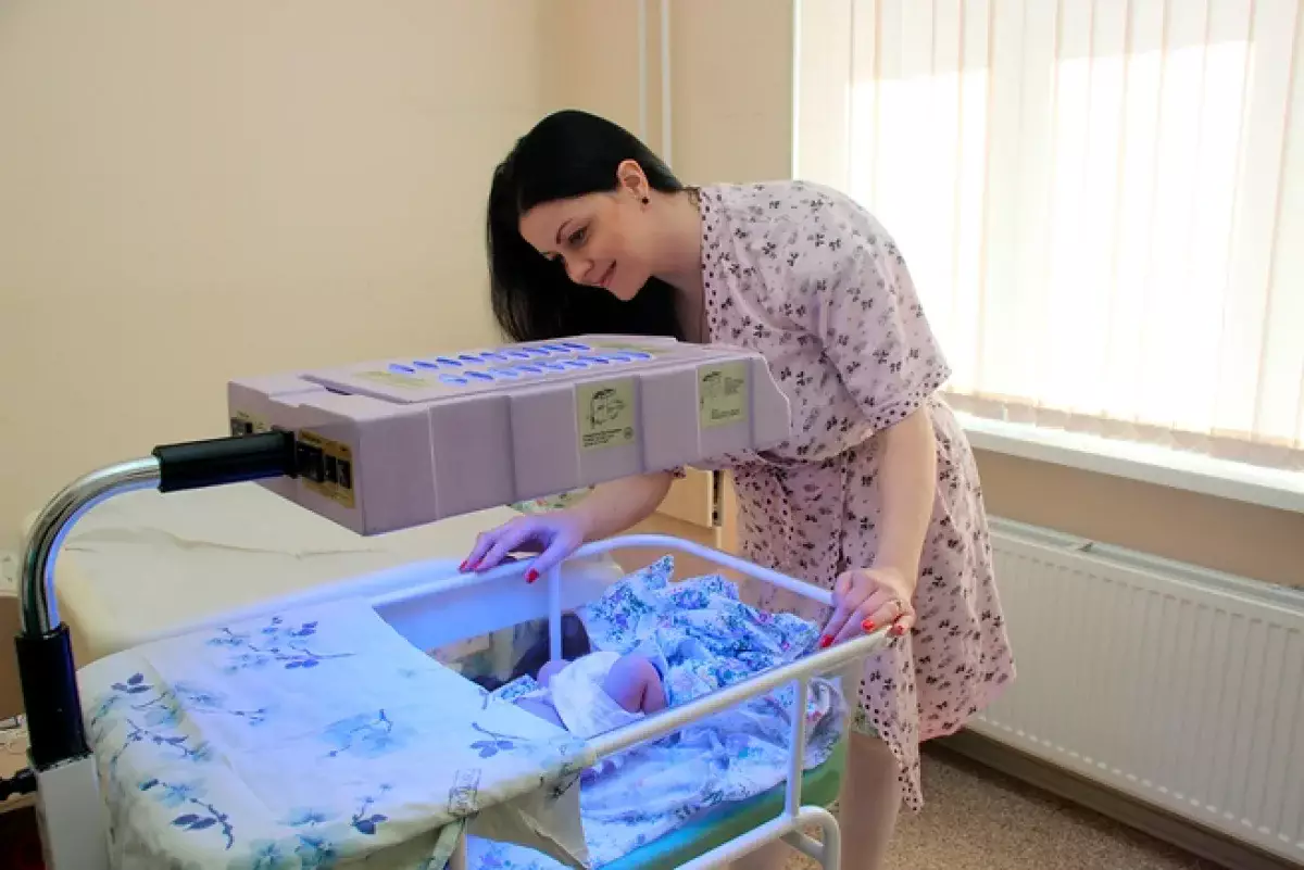 Казахстанки рассказали, как с них требовали деньги в роддомах