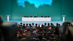 Тоқаев: "Әкім – ең алдымен, халықпен тікелей жұмыс істейтін мемлекеттік қызметші"