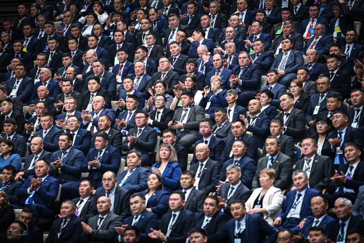 Президент поручил Правительству рассмотреть вопрос выборов районных акимов