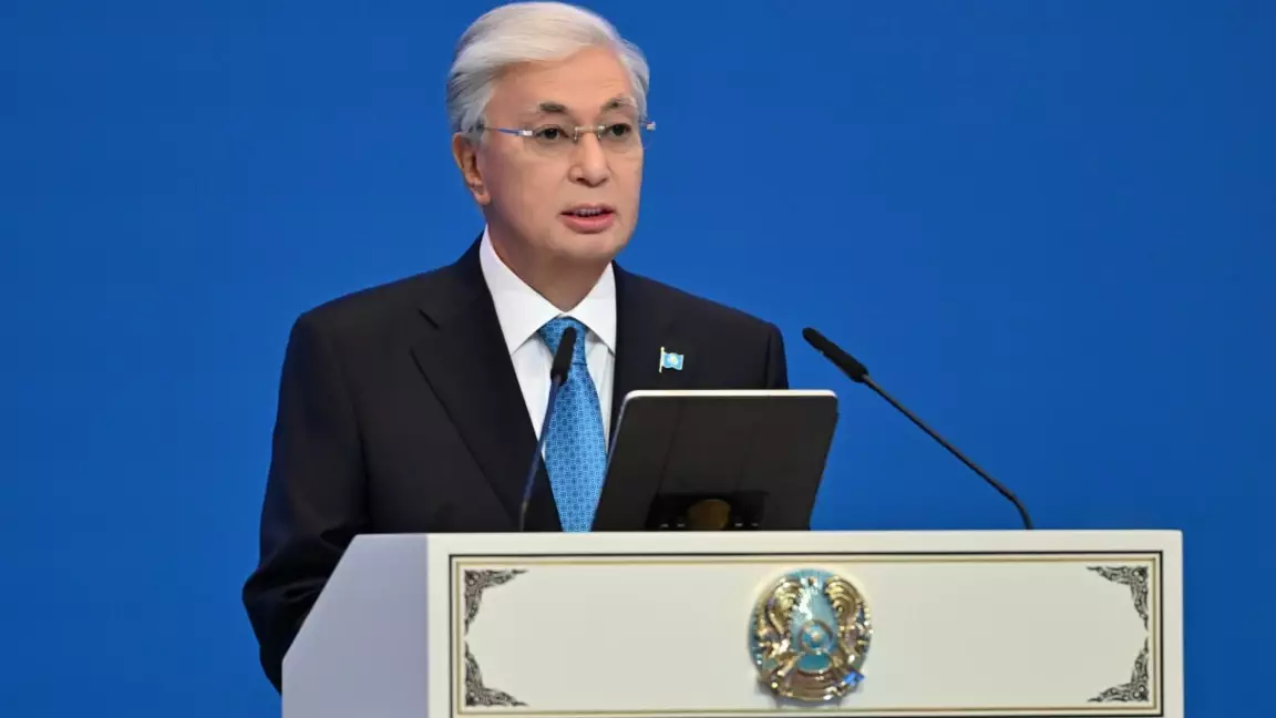 "Депутат санын тым көбейтудің қажеті жоқ" - Президент жаңа Парламент туралы