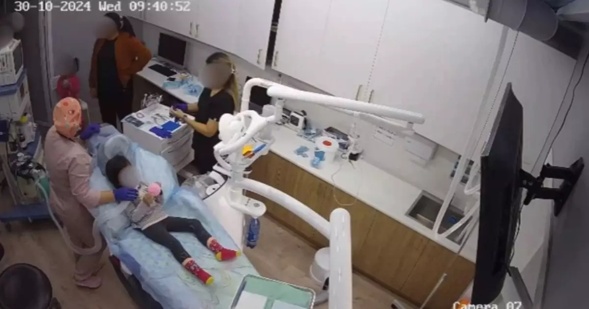  “ Дефибрилляторды қолданбадық”: Үш жасар қызға наркоз берген анестизиолог сот алдында жауап берді 