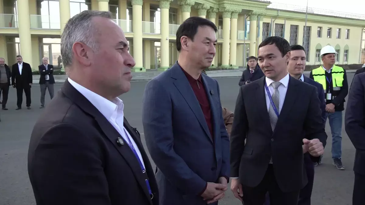 Дархан Сатыбалды Алматы халықаралық әуежайын қайта жаңарту жұмыстарымен танысты