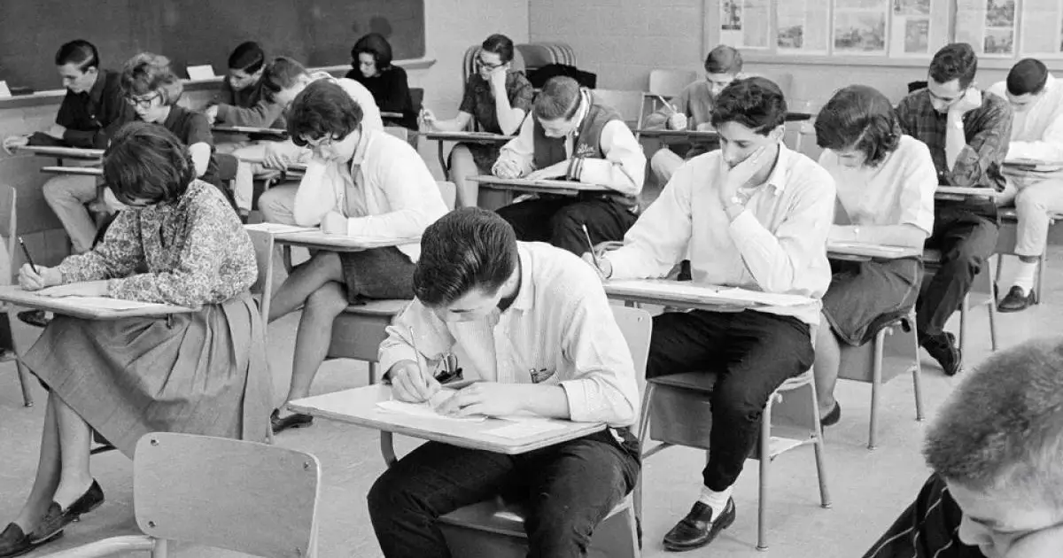  Бай елдер – технологияны шектеуде, кедей елдер – цифрландыруға асық. Неге? 