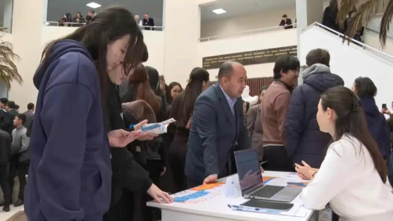 Ярмарку вакансий организовали в Астане
