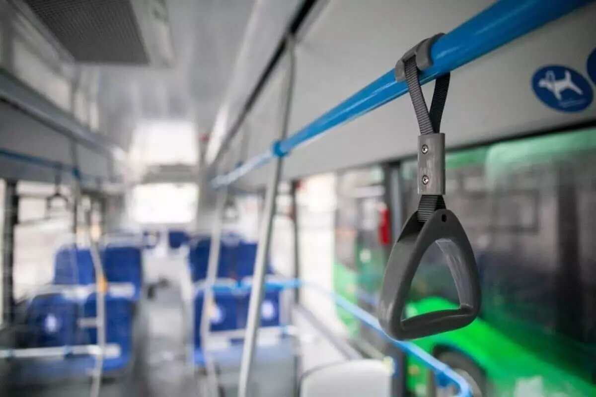 Женщины подрались до крови из-за места в автобусе в Астане