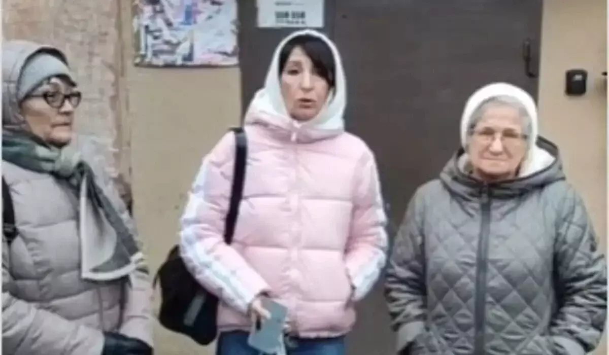 «Өміріміз тозаққа айналды»: Павлодарда бірнеше әйел «қаскүнем» көршіні полицияға айтып берген (ВИДЕО)