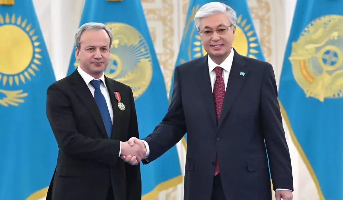 Токаев наградил Аркадия Дворковича орденом «Достық»