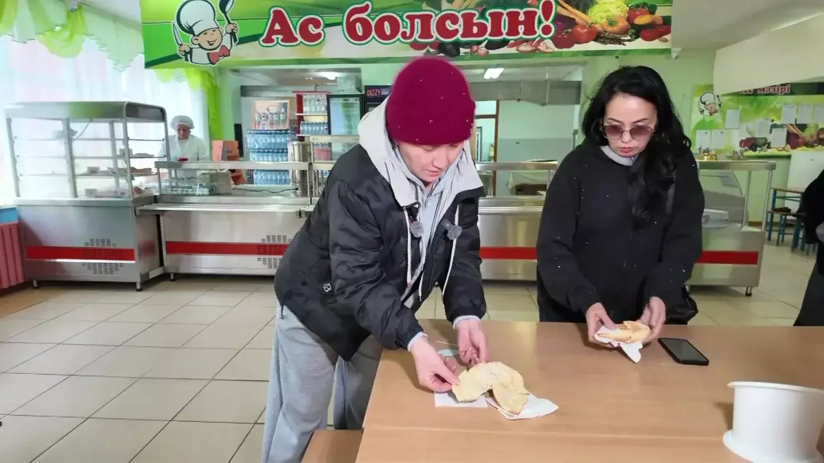 Астан қоңыз шықты: СҚО-да мамандар тамақтан алынған сынаманы зерттеуге дәрменсіз бе