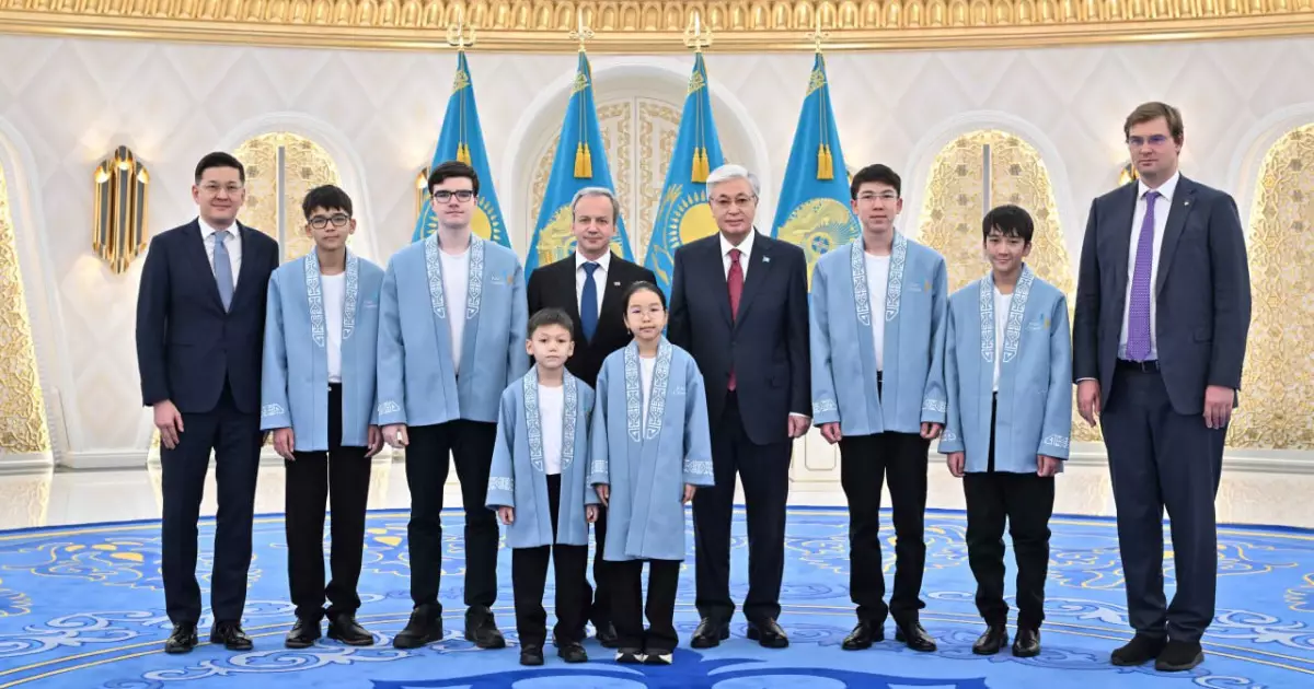   Президент әлем біріншіліктерінде топ жарған жас шахматшылармен кездесті   
