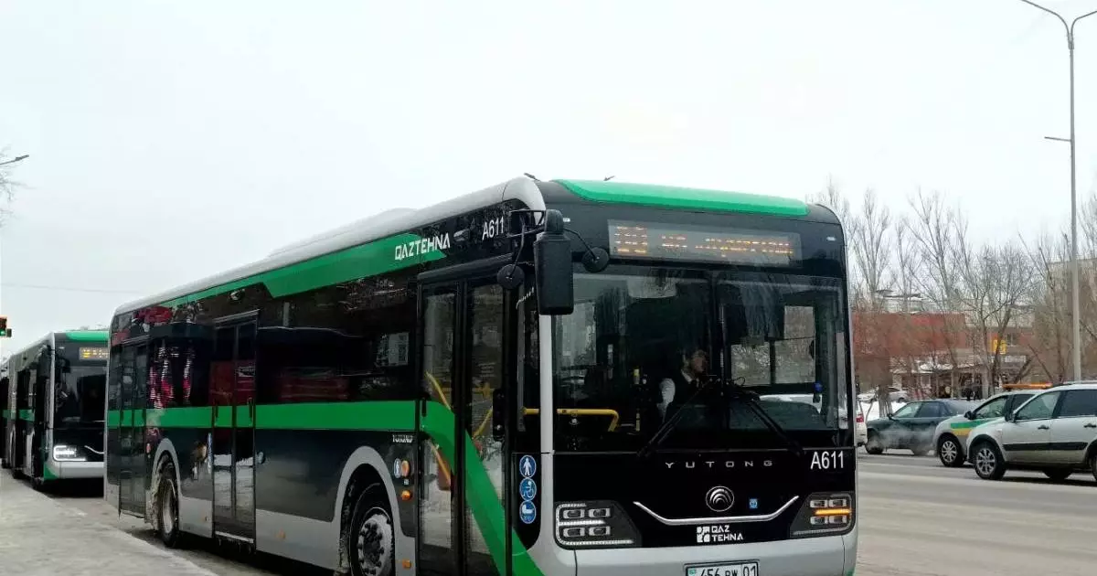  Астанада автобуста екі әйел төбелесіп қалды (ВИДЕО) 