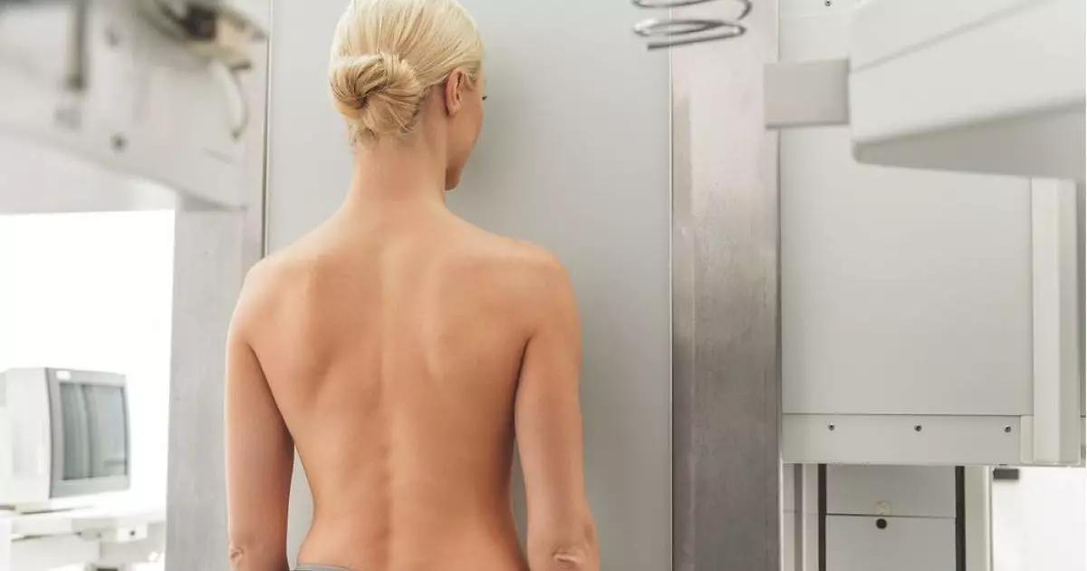  «Раздеться перед мужчиной-врачом»: Что думают женщины о флюрографии? 