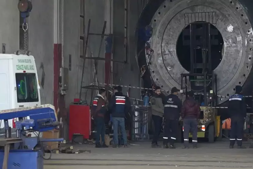 В Турции два рабочих погибли в результате несчастного случая на заводе