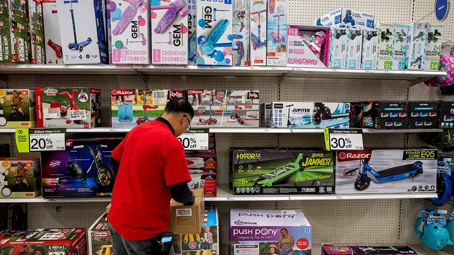 Крупные скидки помогли установить рекорд онлайн-трат в День Благодарения.