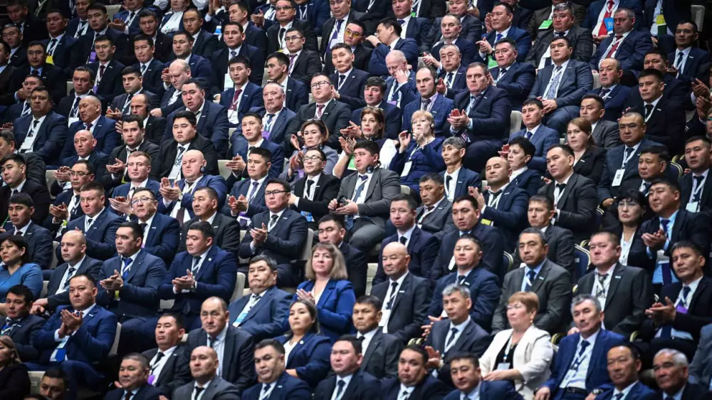 Парад костюмов и гаджетов, или как измерить “пульс“ Казахстана