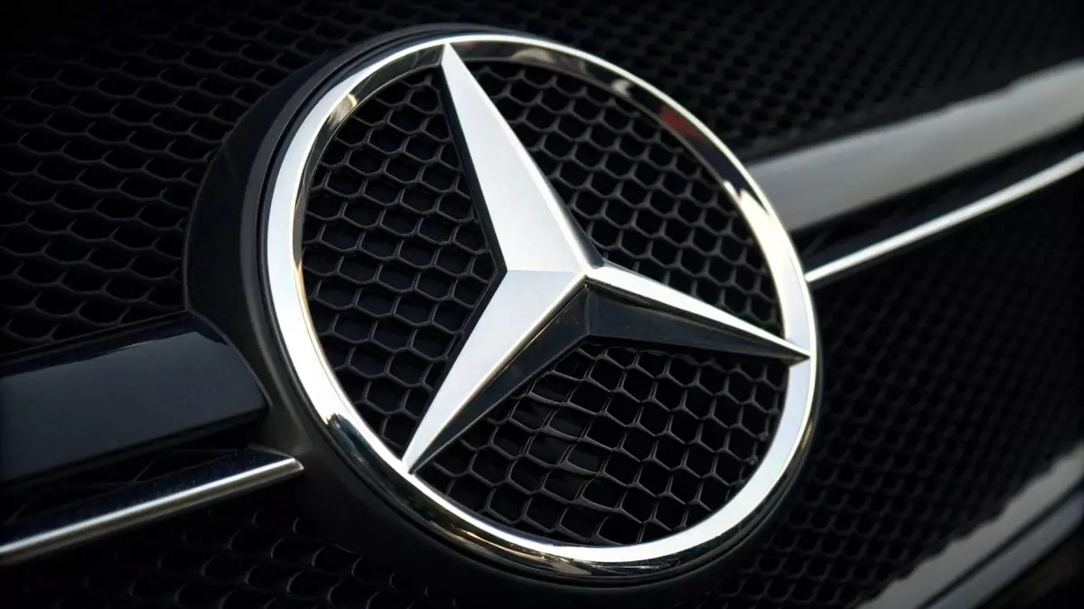 Mercedes возвращается к «классике»: новый S-Class уже испытывают на дорогах