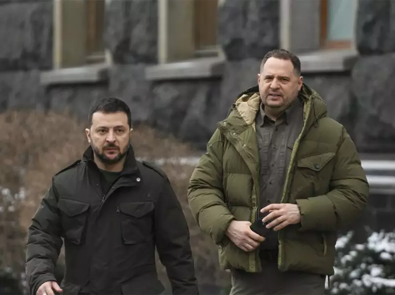 На фоне обвинений в коррупции: экс-глава офиса президента Зеленского собрался на фронт