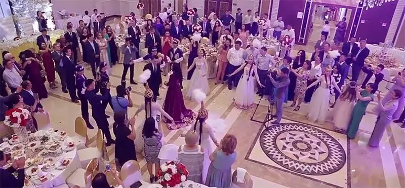 Той үстінде билеп жүрген қонақтың жүрегі тоқтап қалды