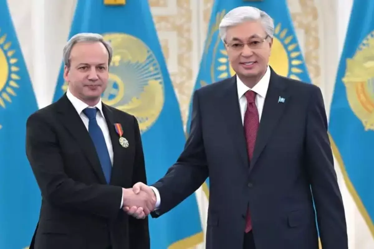 Токаев вручил госнаграду президенту шахматной федерации FIDE