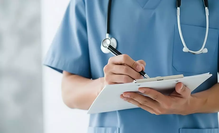 Свыше 204 млрд тенге задолжали медорганизации по договорам ГОБМП и ОСМС